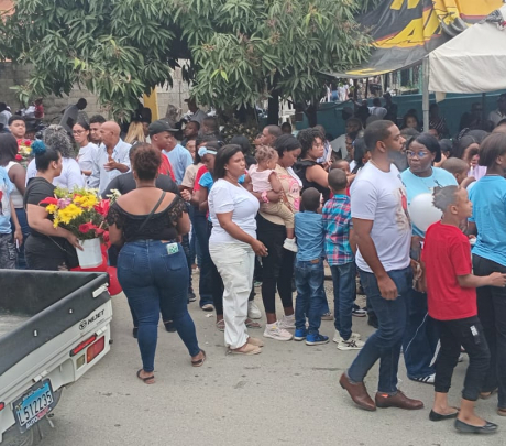 Familiares de niño fallecido en Hato Damas realizan caminata para exigir justicia